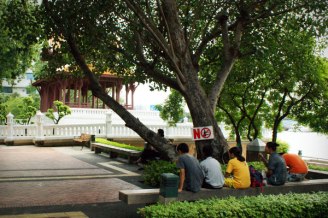 สวนสาธารณะสันติชัยปราการ จาก : http://office.bangkok.go.th/publicpark/park21.asp
